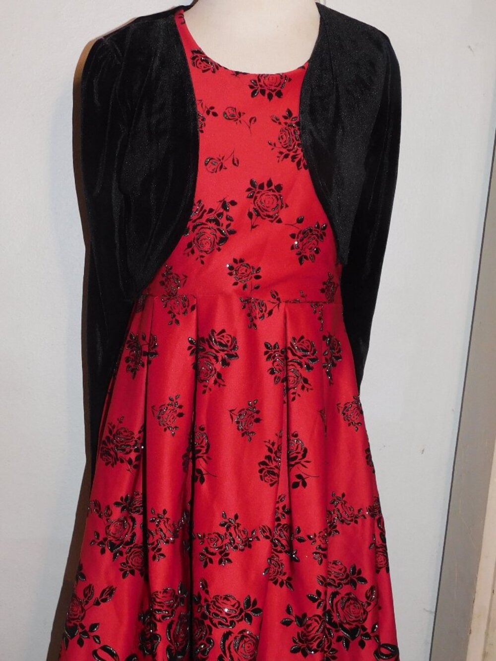 Knit Works Girls 16½ Dress, Red with Velvet Black Roses & Faux Fur Jacket